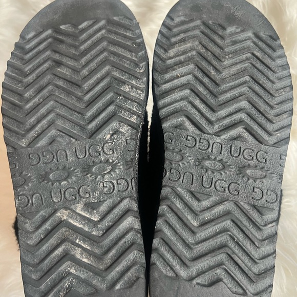 Women’s black knit UGG boot size 7us - Picture 3 of 3